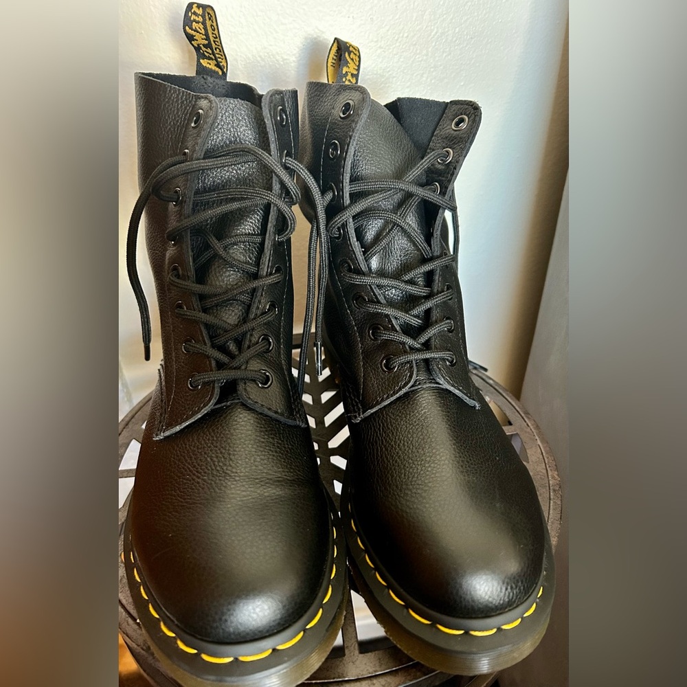 Dr Martens 1460 Pascal Black Boots Size 10 Like New